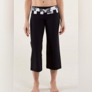 Lululemon Sz 4 Dharana Crop High Rise Black White Floral wide Leg Pants …